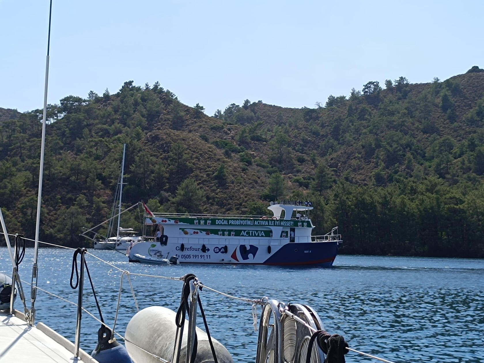 Floating supermarket, near Boynuzbuku